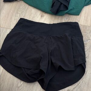 Lululemon black speed ups